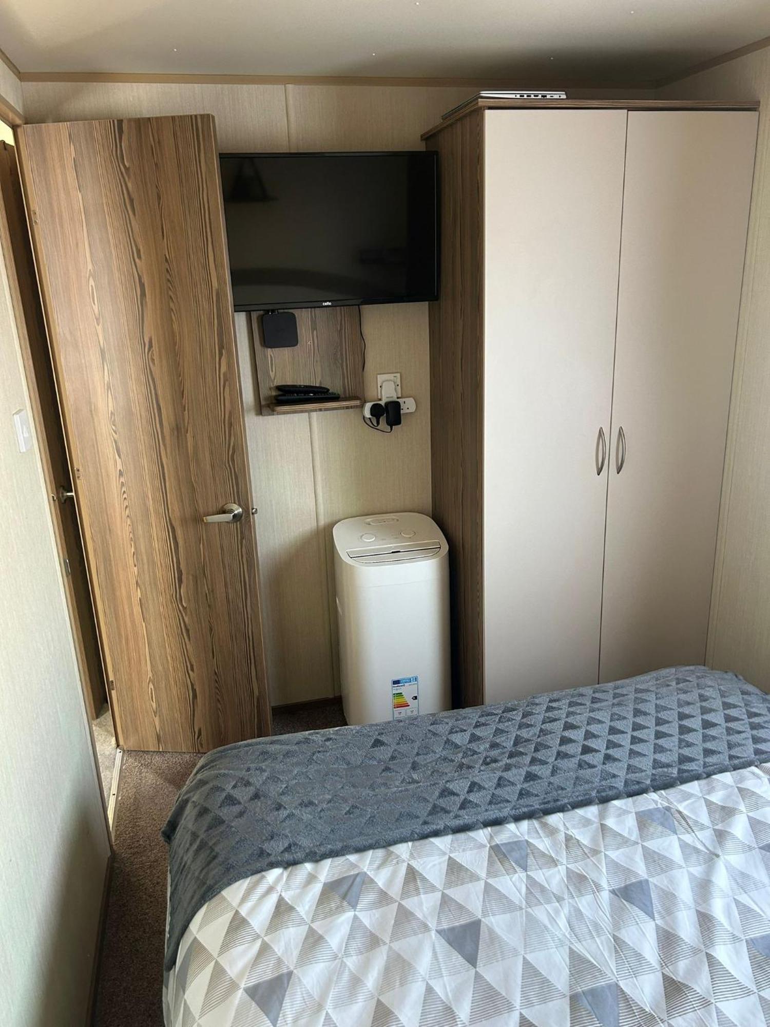 Blue Dolphin Holiday Park Gristhorpe Εξωτερικό φωτογραφία